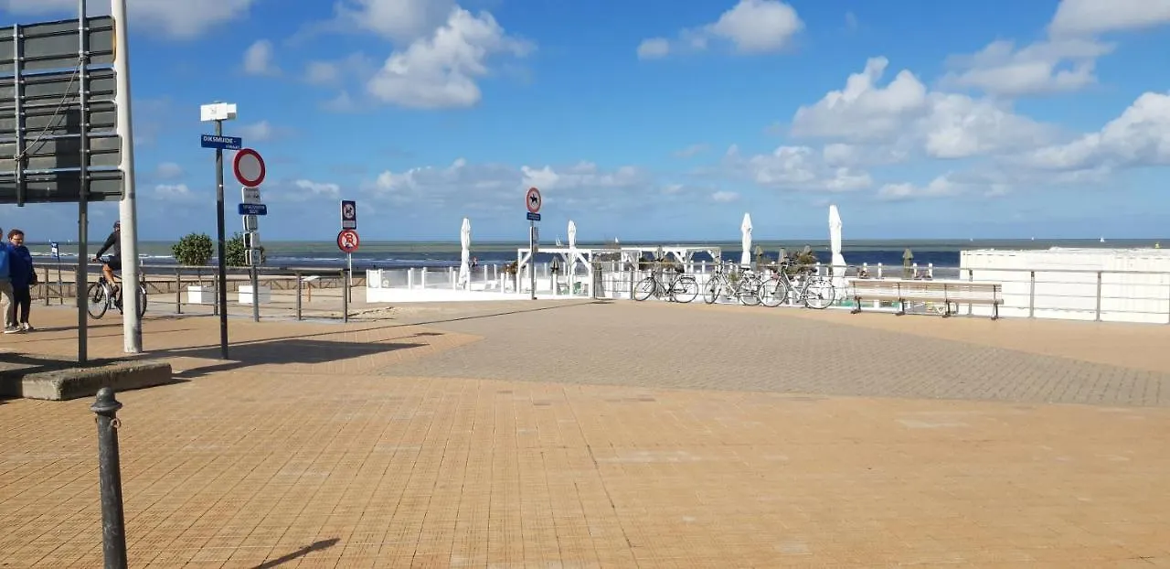 James Sun Beach Apartment Ostende Belgien